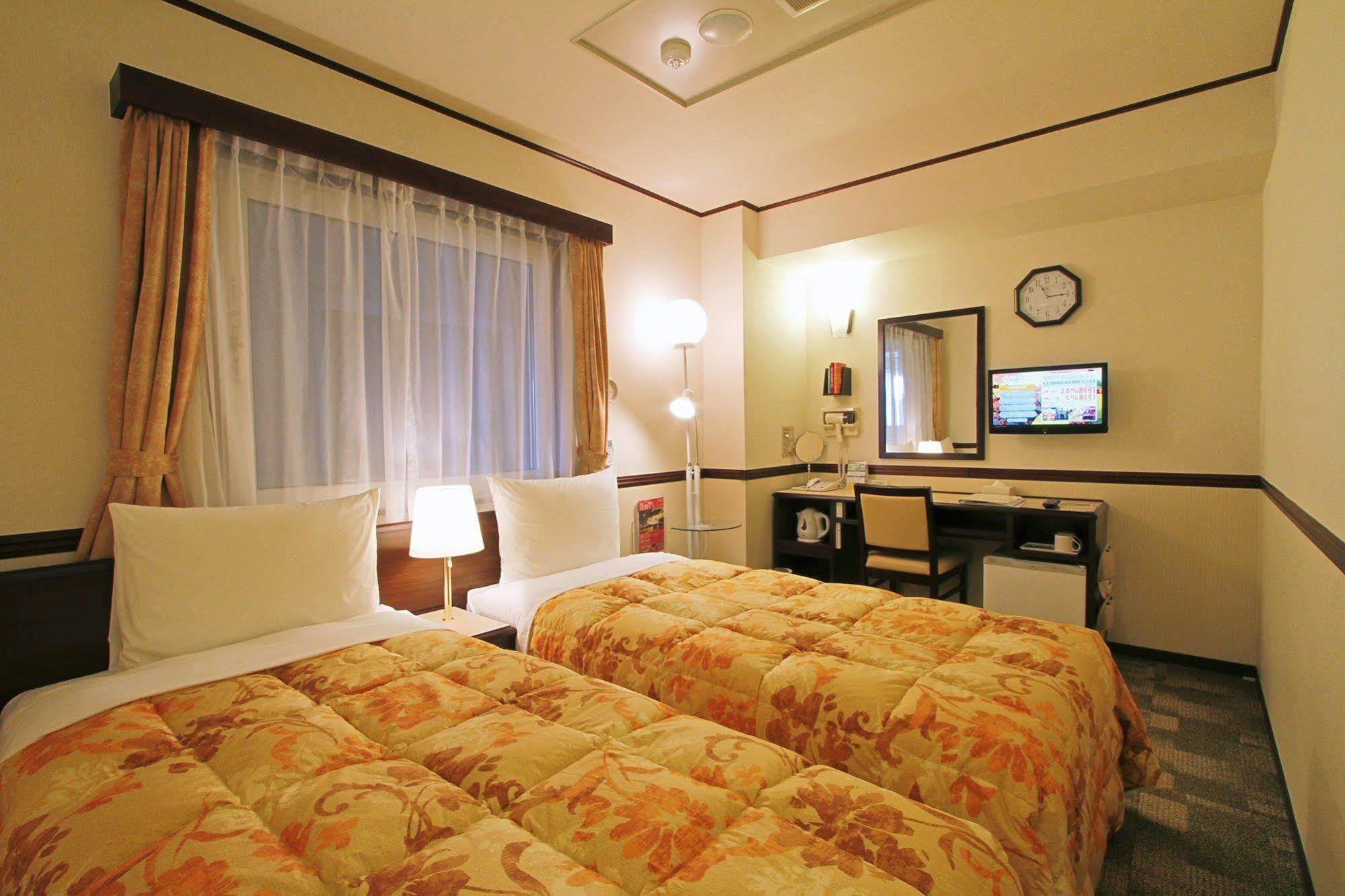 Toyoko Inn Sakudaira-Eki Asama-Guchi Ngoại thất bức ảnh